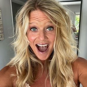 Meet your Posher, Deb